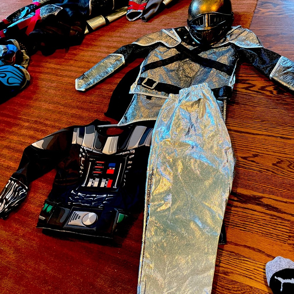 Halloween costume Knighh and Darth Vader top